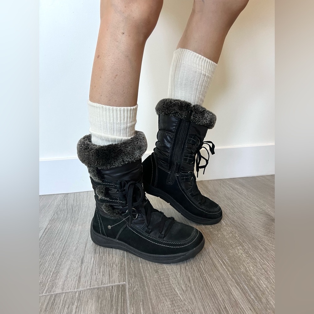 Vintage OZARK TRAIL y2k women’s futuristic boots with fur